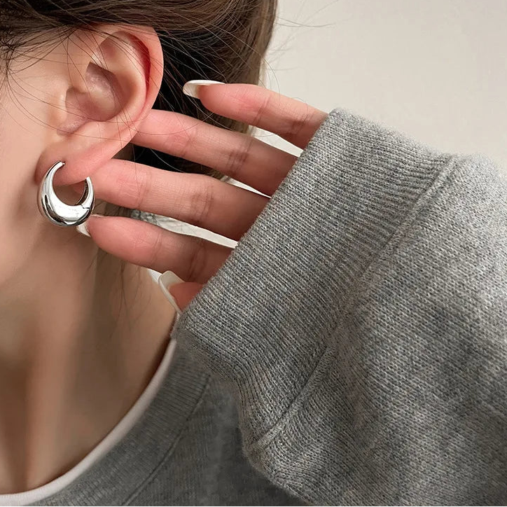 Elegant 3D Oval Earrings